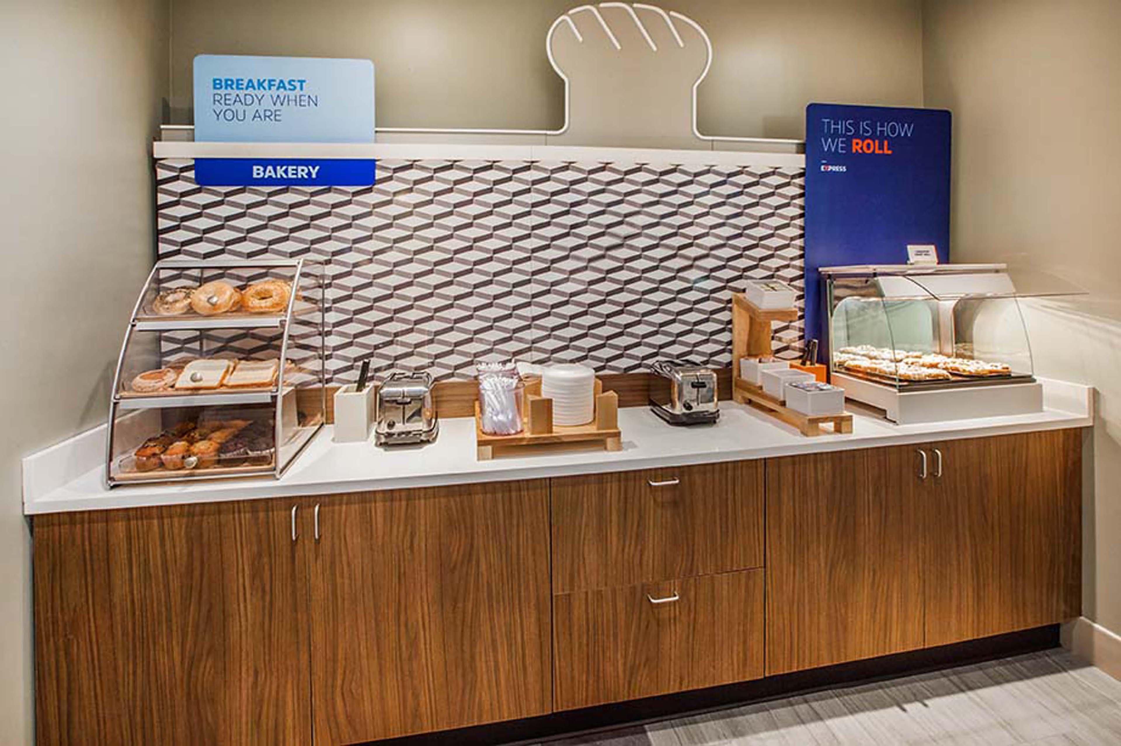 Holiday Inn Express Hotel & Suites Woodhaven By Ihg Extérieur photo