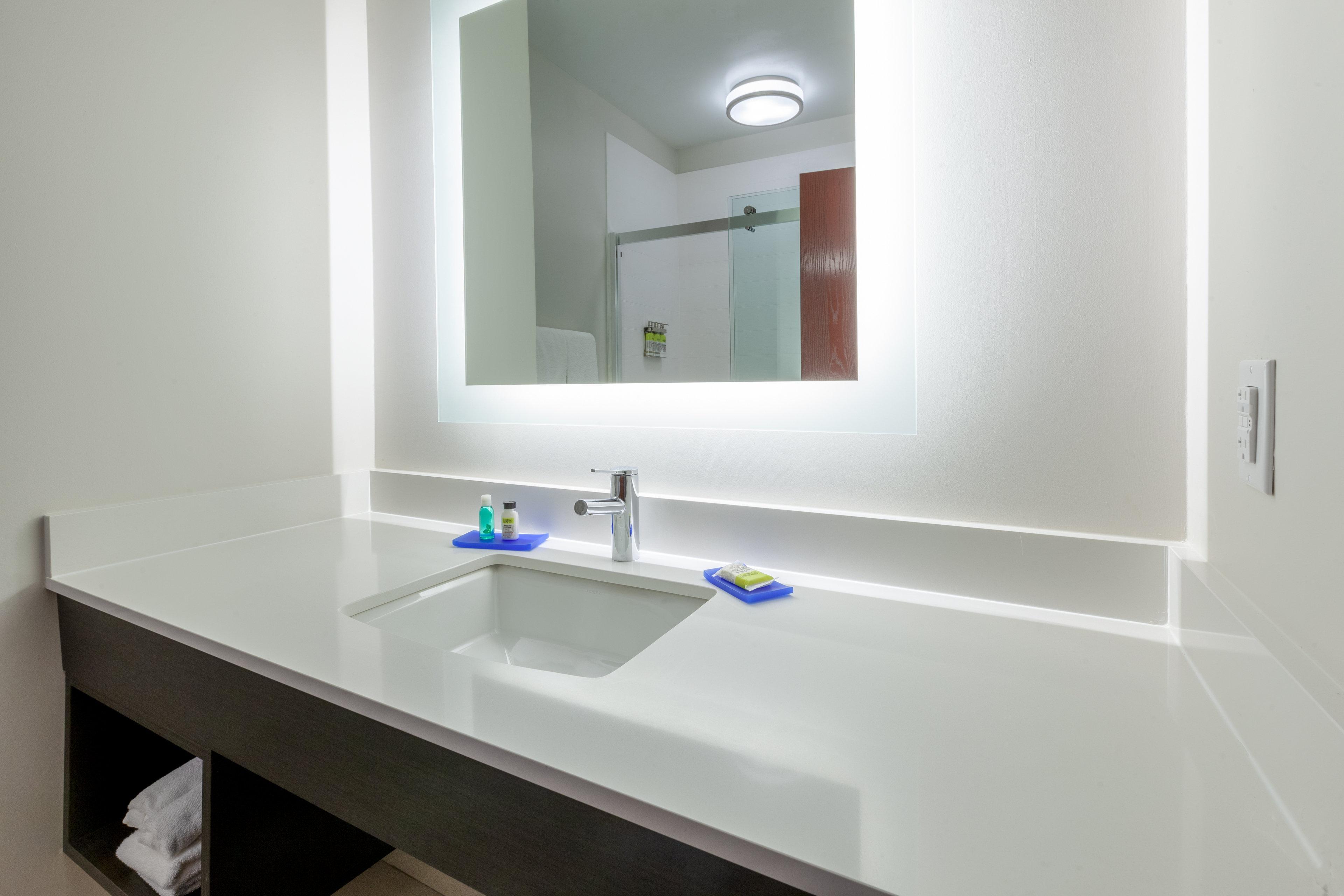 Holiday Inn Express Hotel & Suites Woodhaven By Ihg Extérieur photo