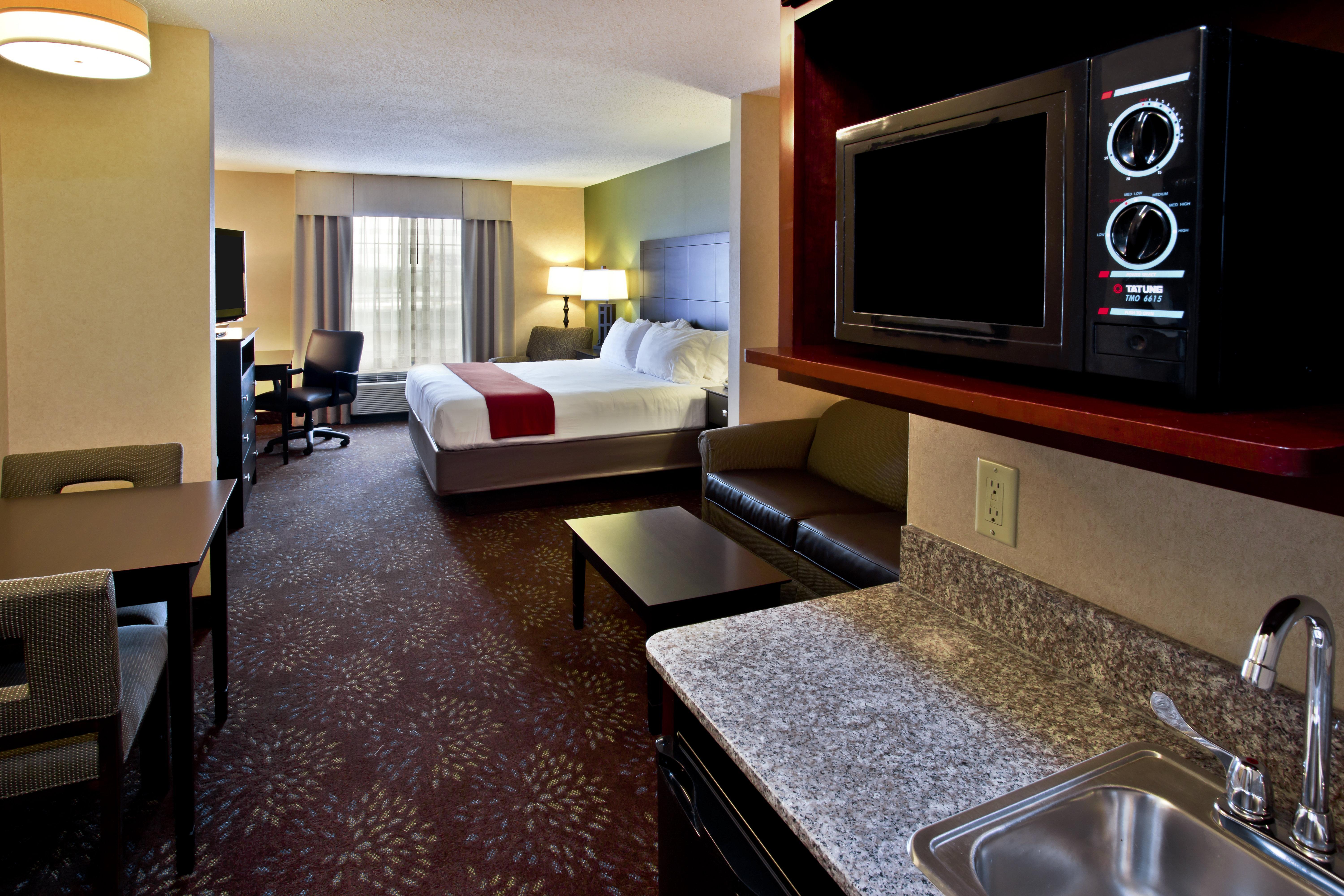Holiday Inn Express Hotel & Suites Woodhaven By Ihg Extérieur photo