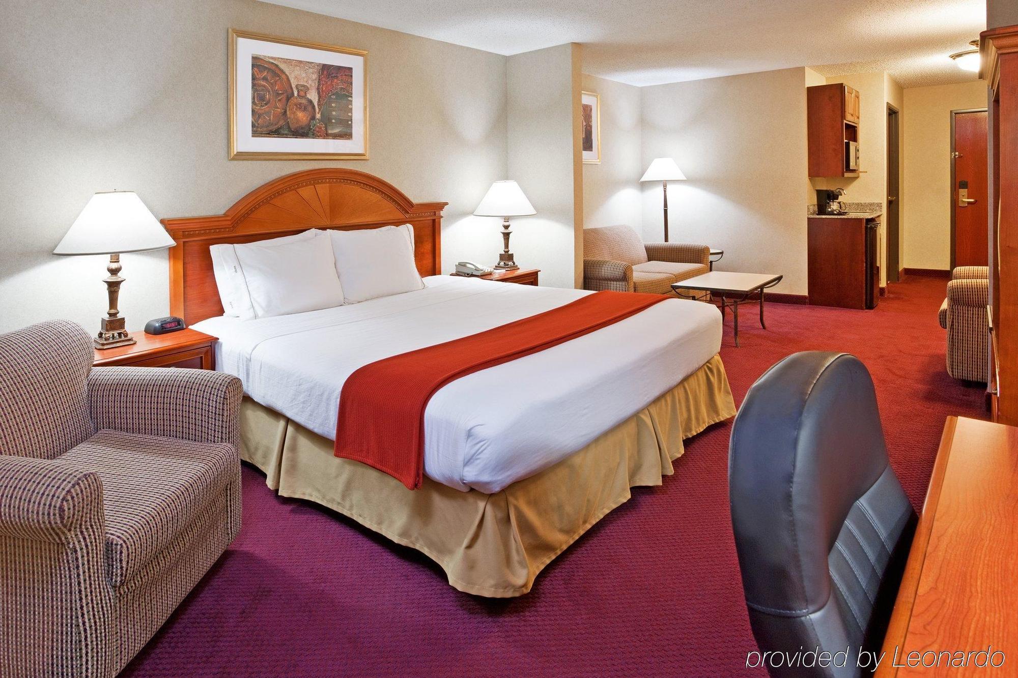 Holiday Inn Express Hotel & Suites Woodhaven By Ihg Extérieur photo