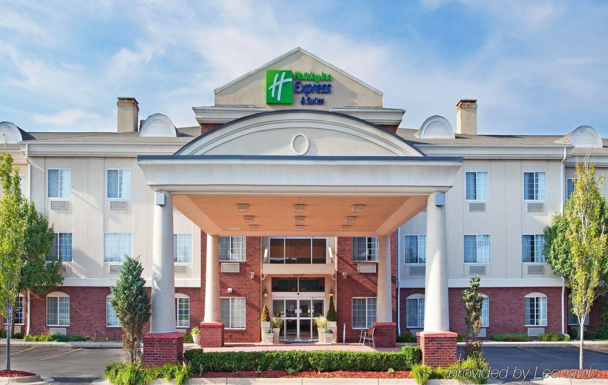 Holiday Inn Express Hotel & Suites Woodhaven By Ihg Extérieur photo